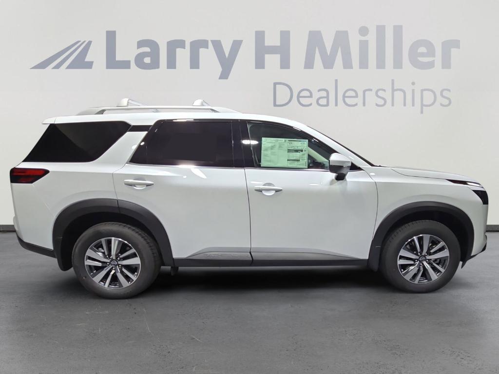 new 2025 Nissan Pathfinder car, priced at $41,305
