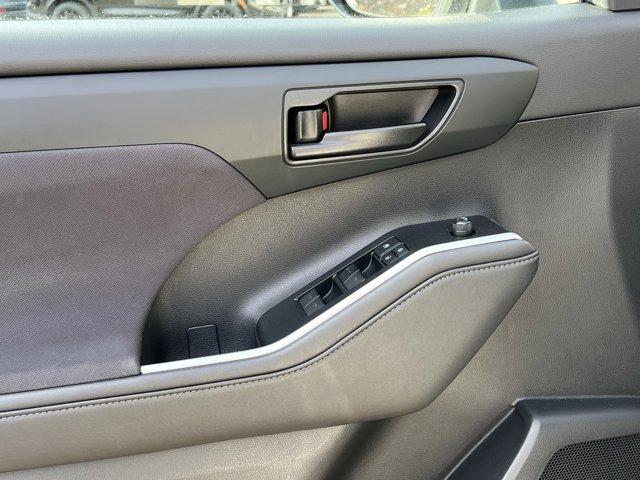 used 2020 Toyota Highlander car, priced at $23,568