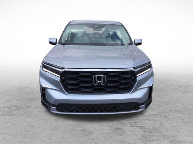new 2025 Honda Pilot car, priced at $47,800