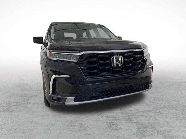 new 2025 Honda Pilot car, priced at $46,995