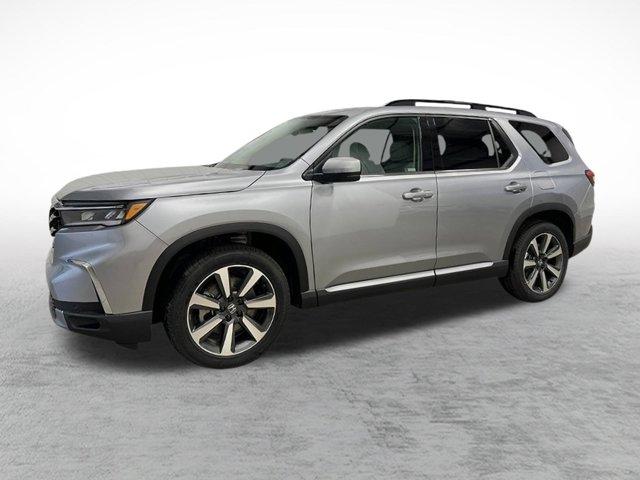 new 2025 Honda Pilot car, priced at $55,260