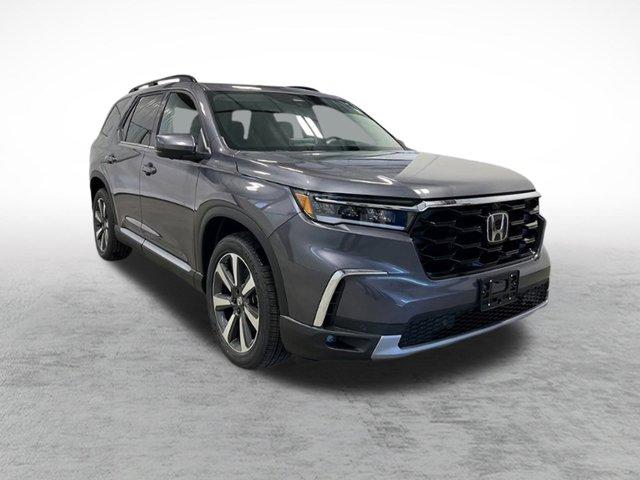 new 2025 Honda Pilot car, priced at $55,205