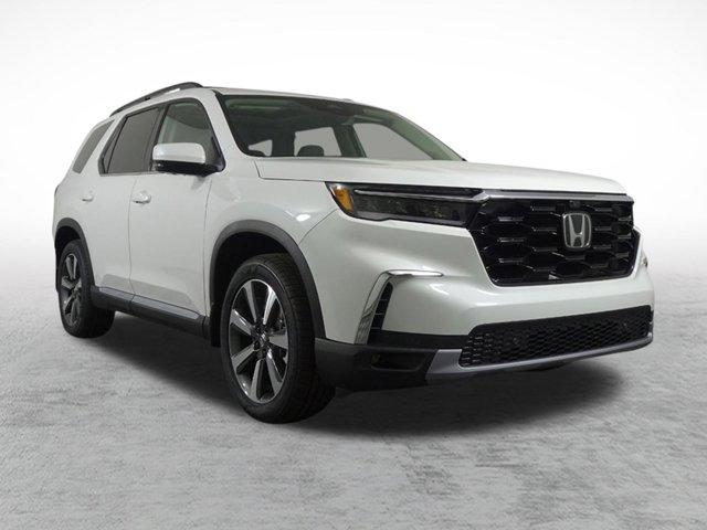 new 2025 Honda Pilot car, priced at $56,705
