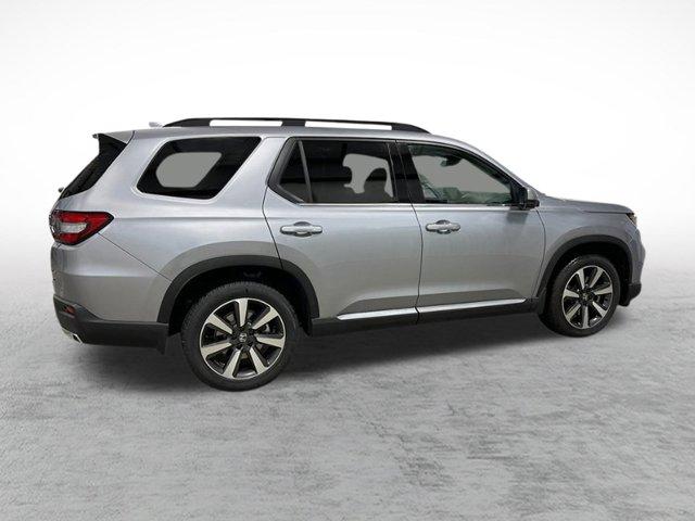 new 2025 Honda Pilot car, priced at $51,050