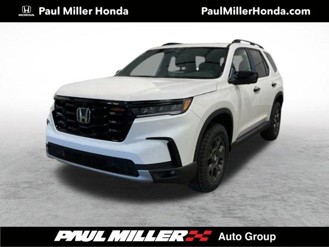 new 2025 Honda Pilot car, priced at $51,250