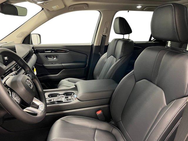 new 2025 Honda Pilot car, priced at $51,505