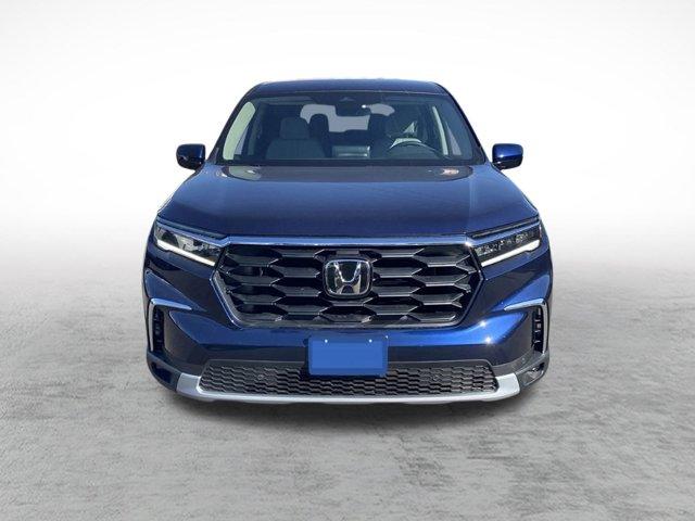 new 2025 Honda Pilot car, priced at $49,800