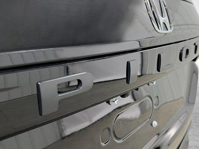 new 2025 Honda Pilot car, priced at $51,095