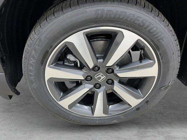 new 2025 Honda Pilot car, priced at $51,095