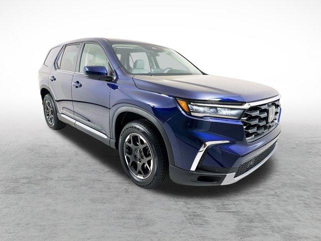 new 2025 Honda Pilot car, priced at $48,950