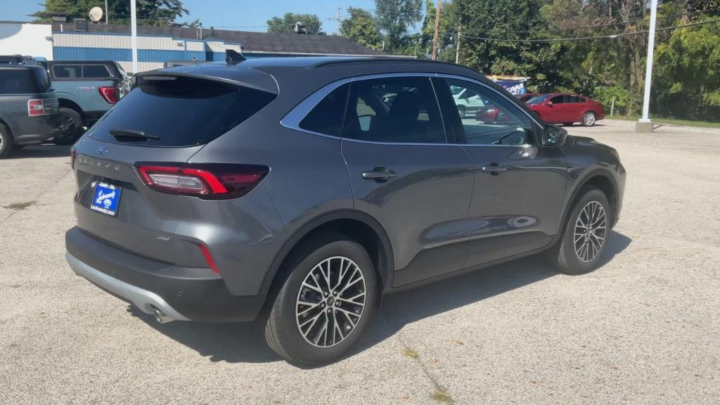 new 2025 Ford Escape car, priced at $38,895
