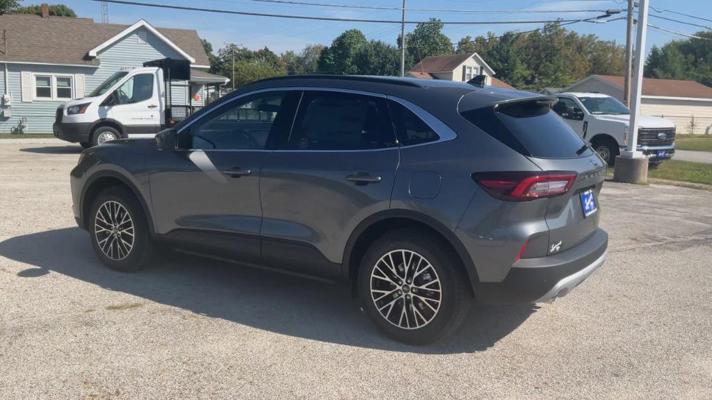 new 2025 Ford Escape car, priced at $38,895