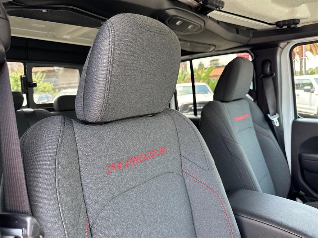 new 2025 Jeep Gladiator car, priced at $47,425