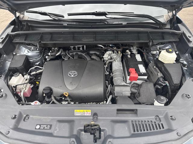 used 2021 Toyota Highlander car, priced at $32,432