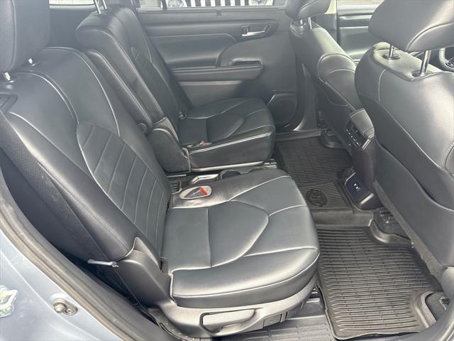 used 2021 Toyota Highlander car, priced at $32,432
