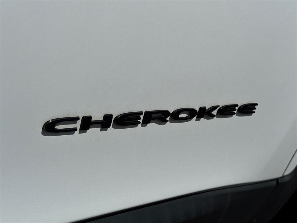 used 2018 Jeep Cherokee car, priced at $12,888