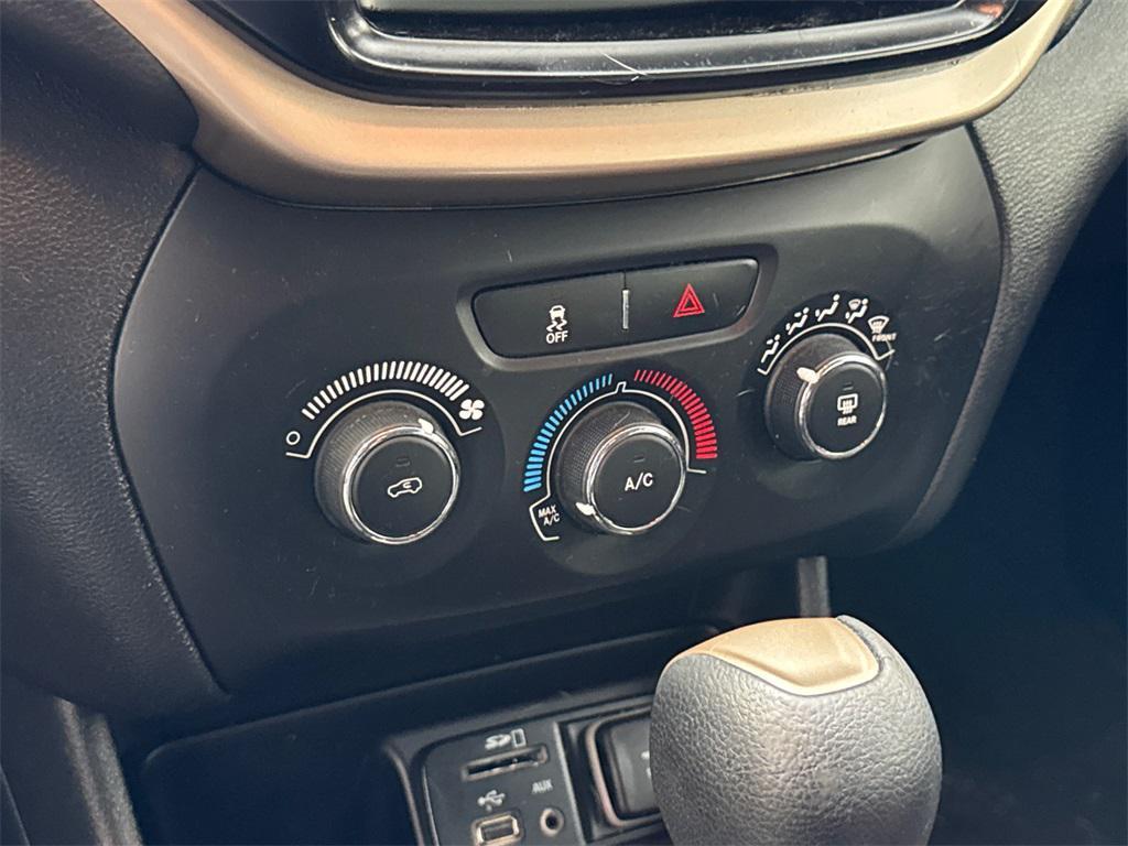 used 2018 Jeep Cherokee car, priced at $13,990