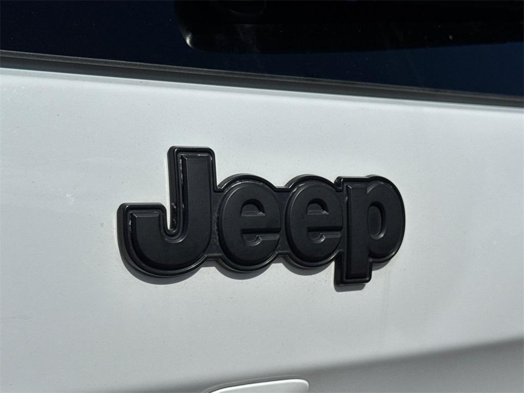 used 2018 Jeep Cherokee car, priced at $12,888