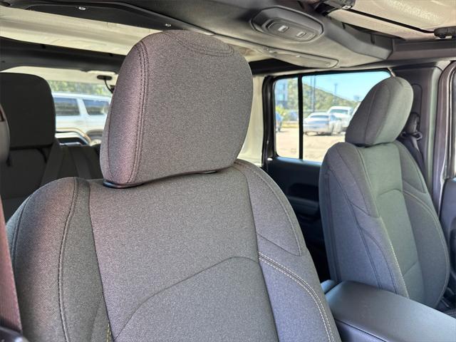 new 2025 Jeep Wrangler car, priced at $44,425