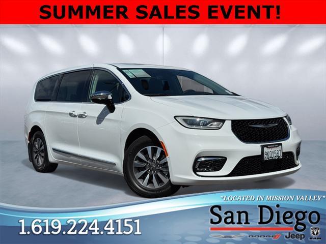 used 2023 Chrysler Pacifica Hybrid car, priced at $32,757