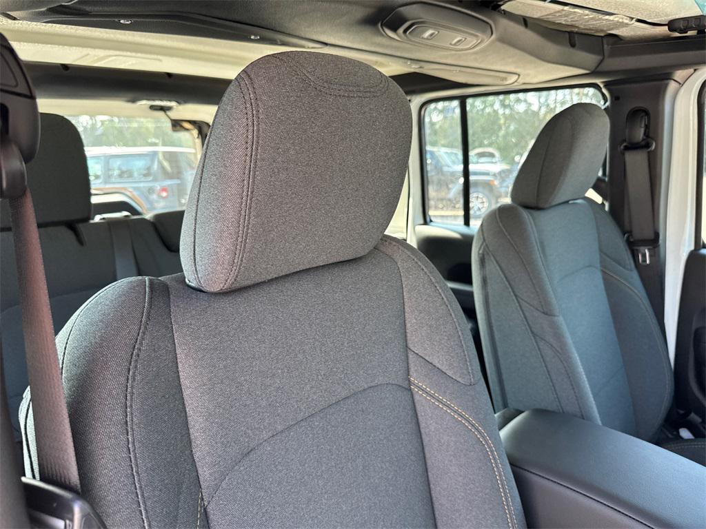 new 2025 Jeep Wrangler car, priced at $42,225