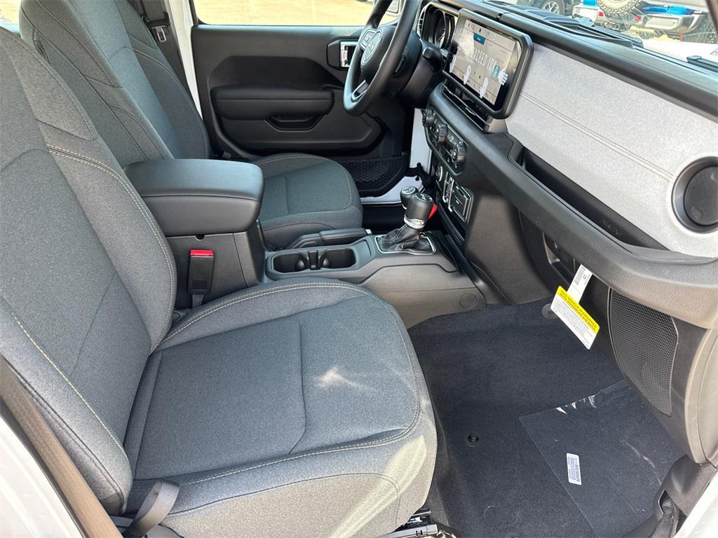 new 2025 Jeep Wrangler car, priced at $42,225