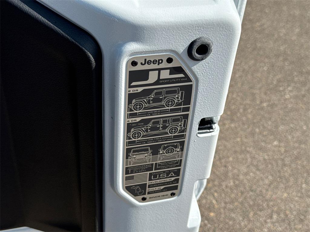 new 2025 Jeep Wrangler car, priced at $42,225