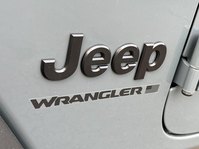 new 2025 Jeep Wrangler car, priced at $39,925