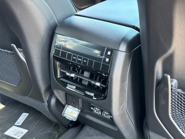 new 2025 Jeep Grand Cherokee L car, priced at $42,589