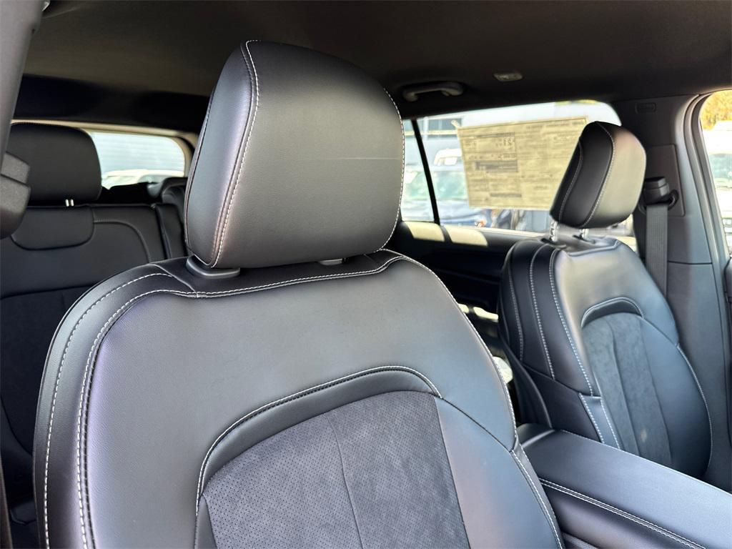 new 2025 Jeep Grand Cherokee L car, priced at $42,425