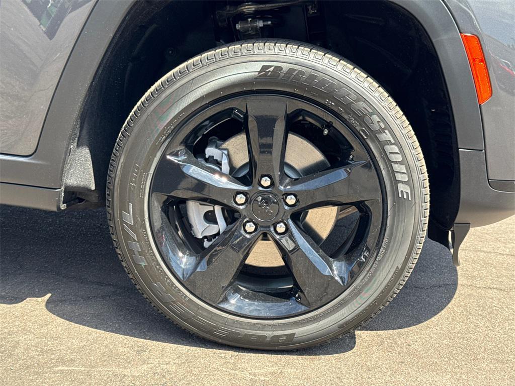 new 2025 Jeep Grand Cherokee L car, priced at $42,425