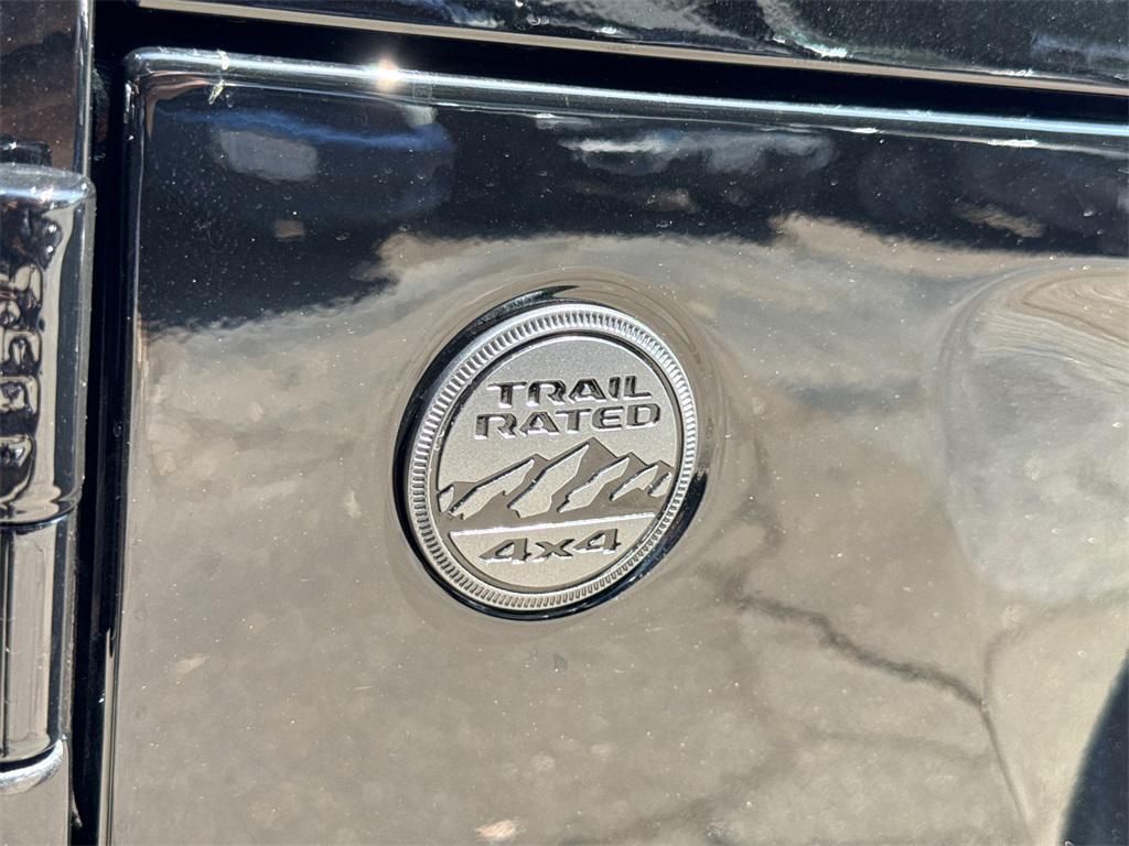 new 2025 Jeep Gladiator car, priced at $43,425