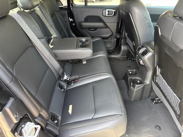 new 2025 Jeep Gladiator car, priced at $45,800