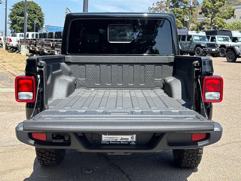 new 2025 Jeep Gladiator car, priced at $43,425