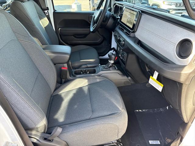new 2025 Jeep Gladiator car, priced at $41,925