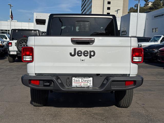 new 2025 Jeep Gladiator car, priced at $41,925