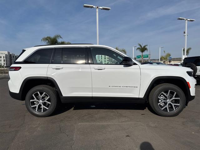 new 2025 Jeep Grand Cherokee car, priced at $40,925