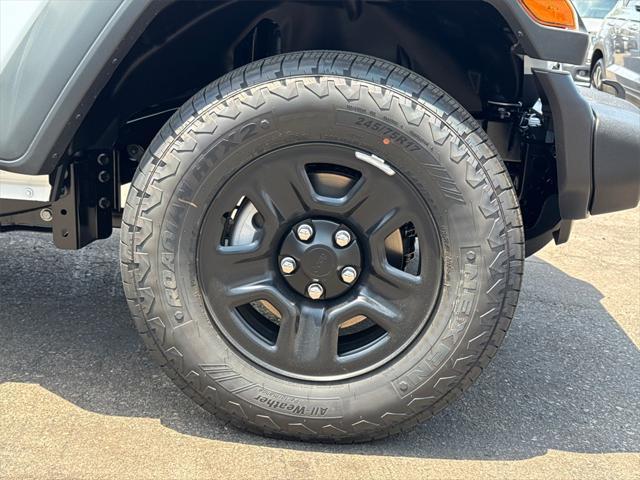 new 2025 Jeep Wrangler car, priced at $33,568