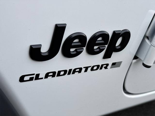 new 2025 Jeep Gladiator car, priced at $44,325