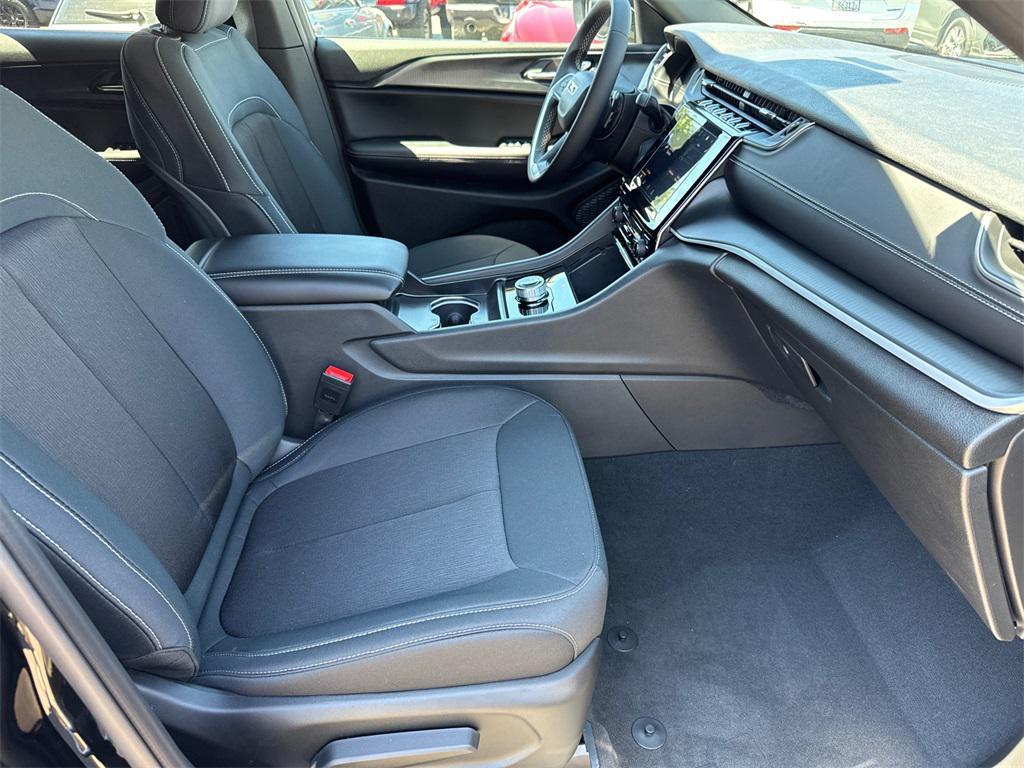 new 2025 Jeep Grand Cherokee L car, priced at $41,225