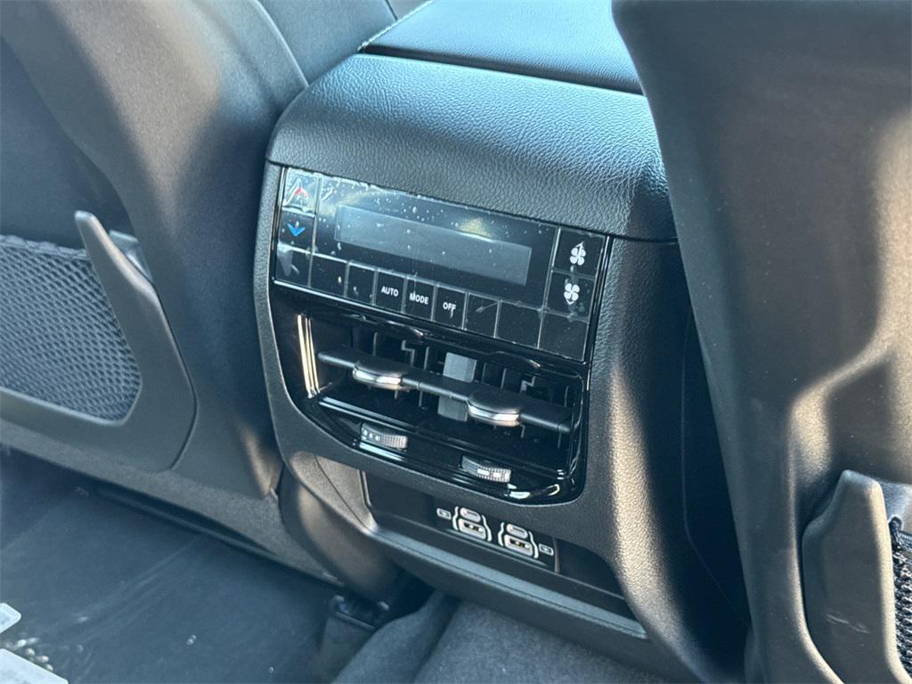 new 2025 Jeep Grand Cherokee L car, priced at $41,225