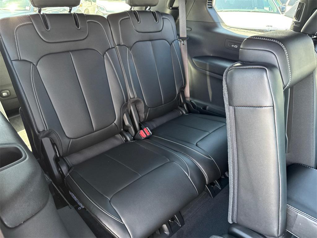 new 2025 Jeep Grand Cherokee L car, priced at $45,925