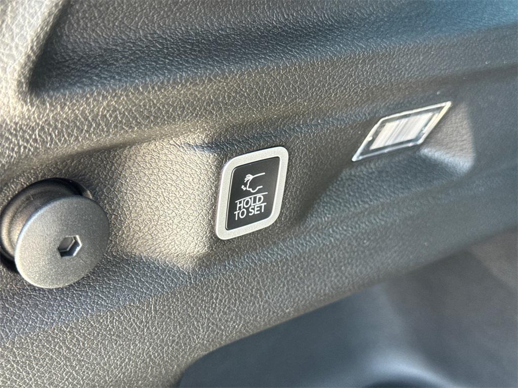 new 2025 Jeep Grand Cherokee L car, priced at $45,925