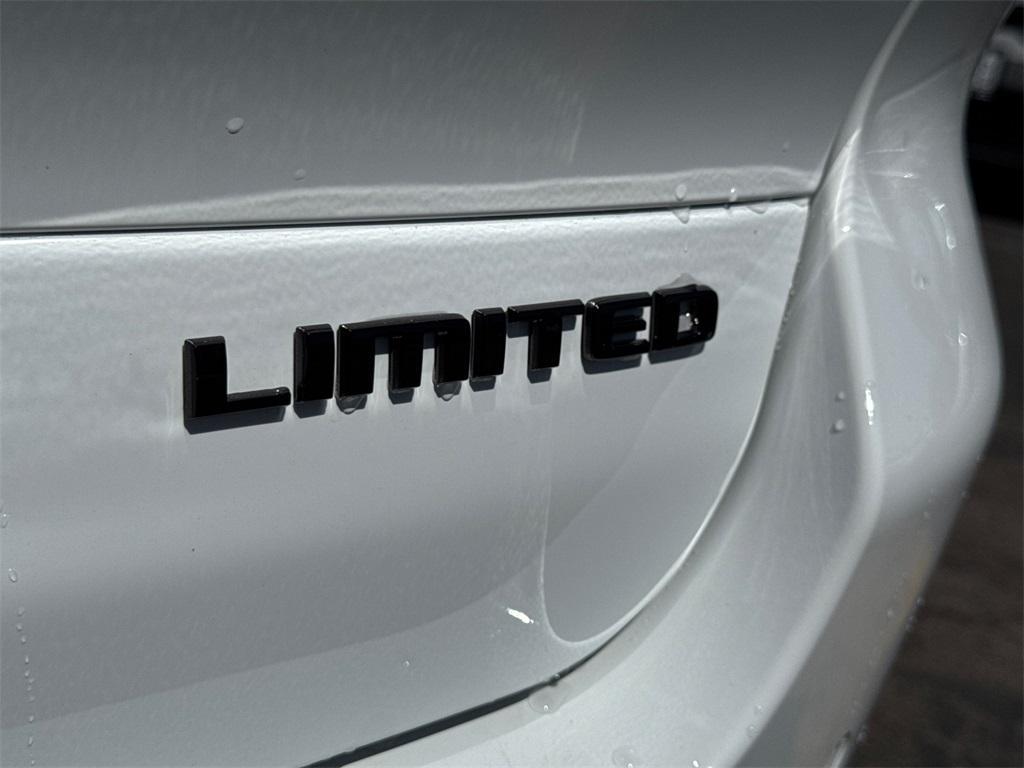 new 2025 Jeep Grand Cherokee L car, priced at $45,925