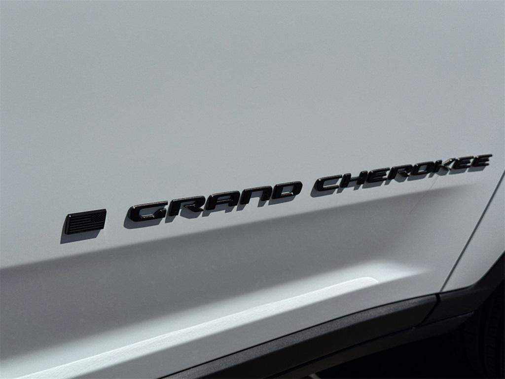 new 2025 Jeep Grand Cherokee L car, priced at $45,925