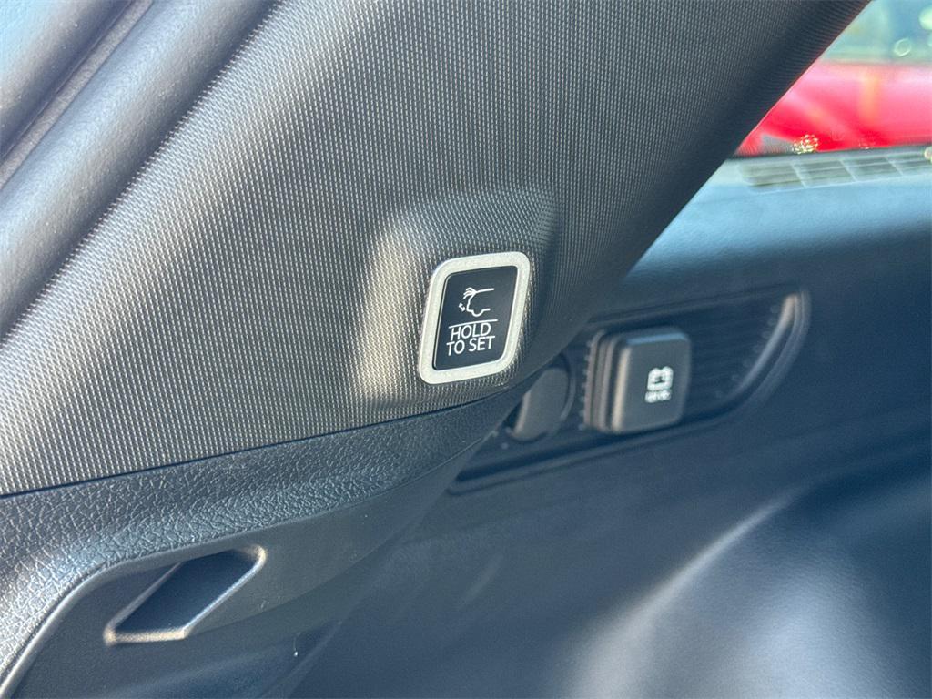 new 2025 Jeep Grand Cherokee car, priced at $43,925