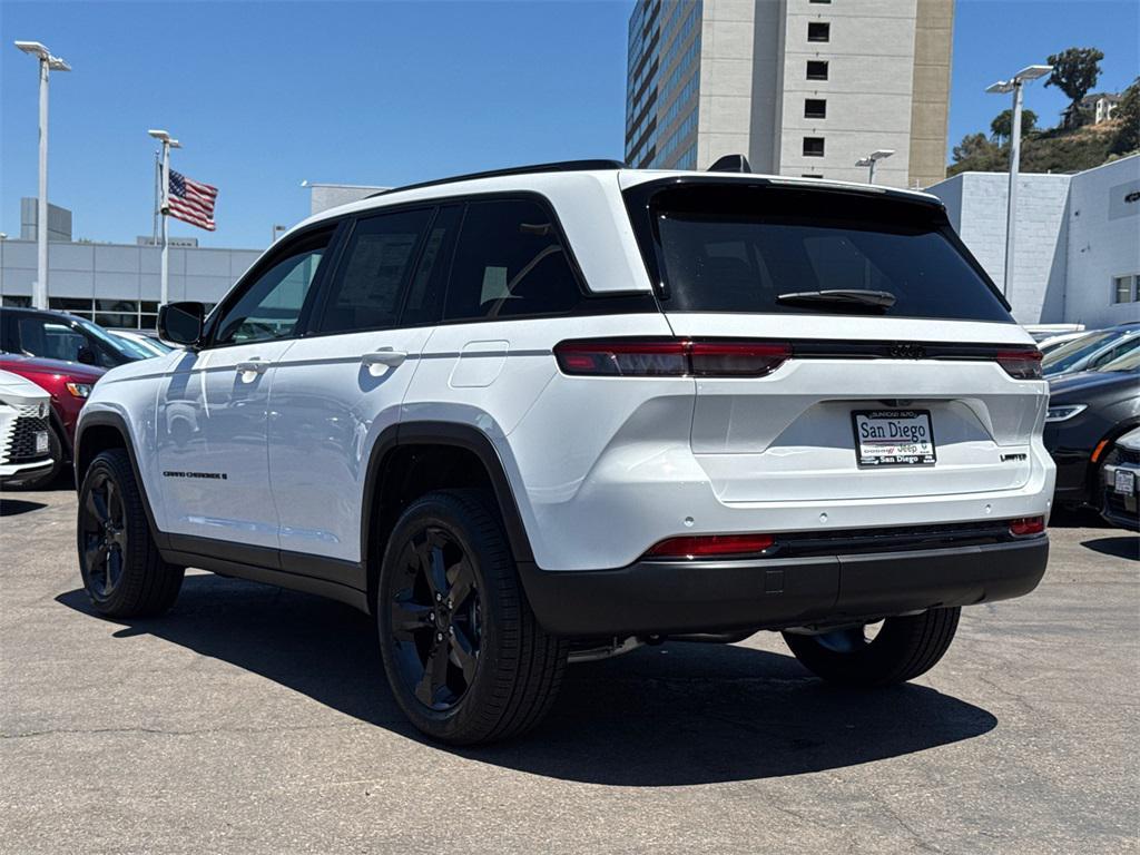 new 2025 Jeep Grand Cherokee car, priced at $43,925