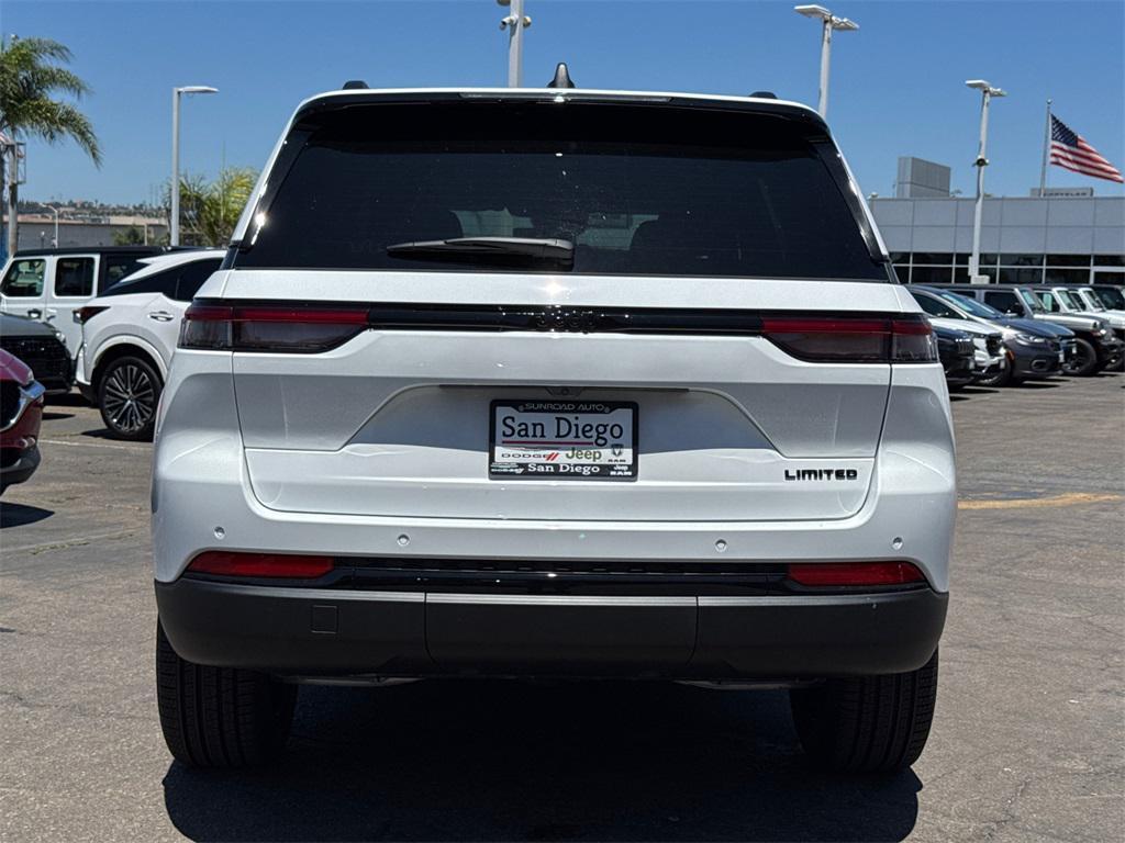 new 2025 Jeep Grand Cherokee car, priced at $43,925