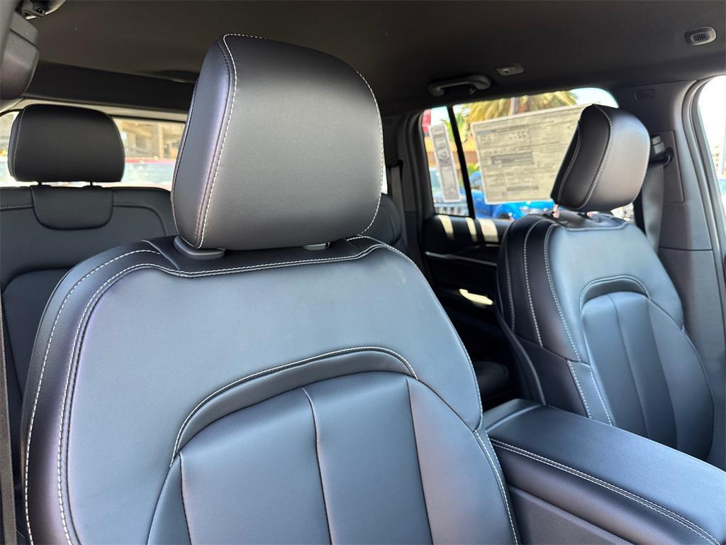 new 2025 Jeep Grand Cherokee car, priced at $43,925