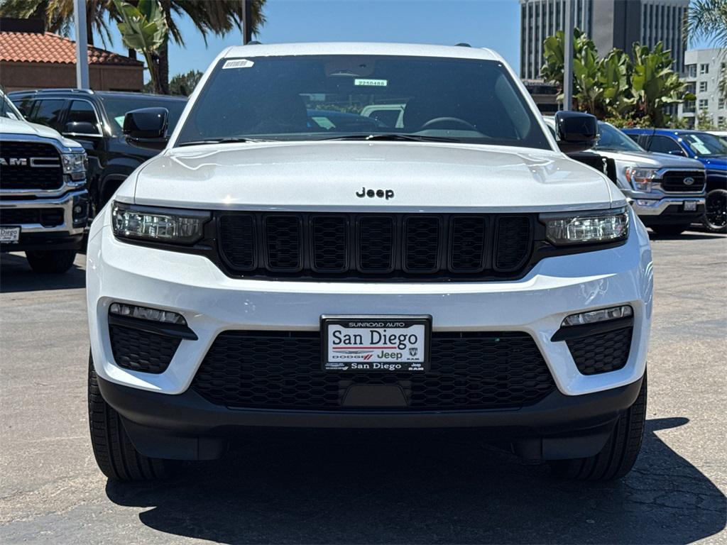new 2025 Jeep Grand Cherokee car, priced at $43,925